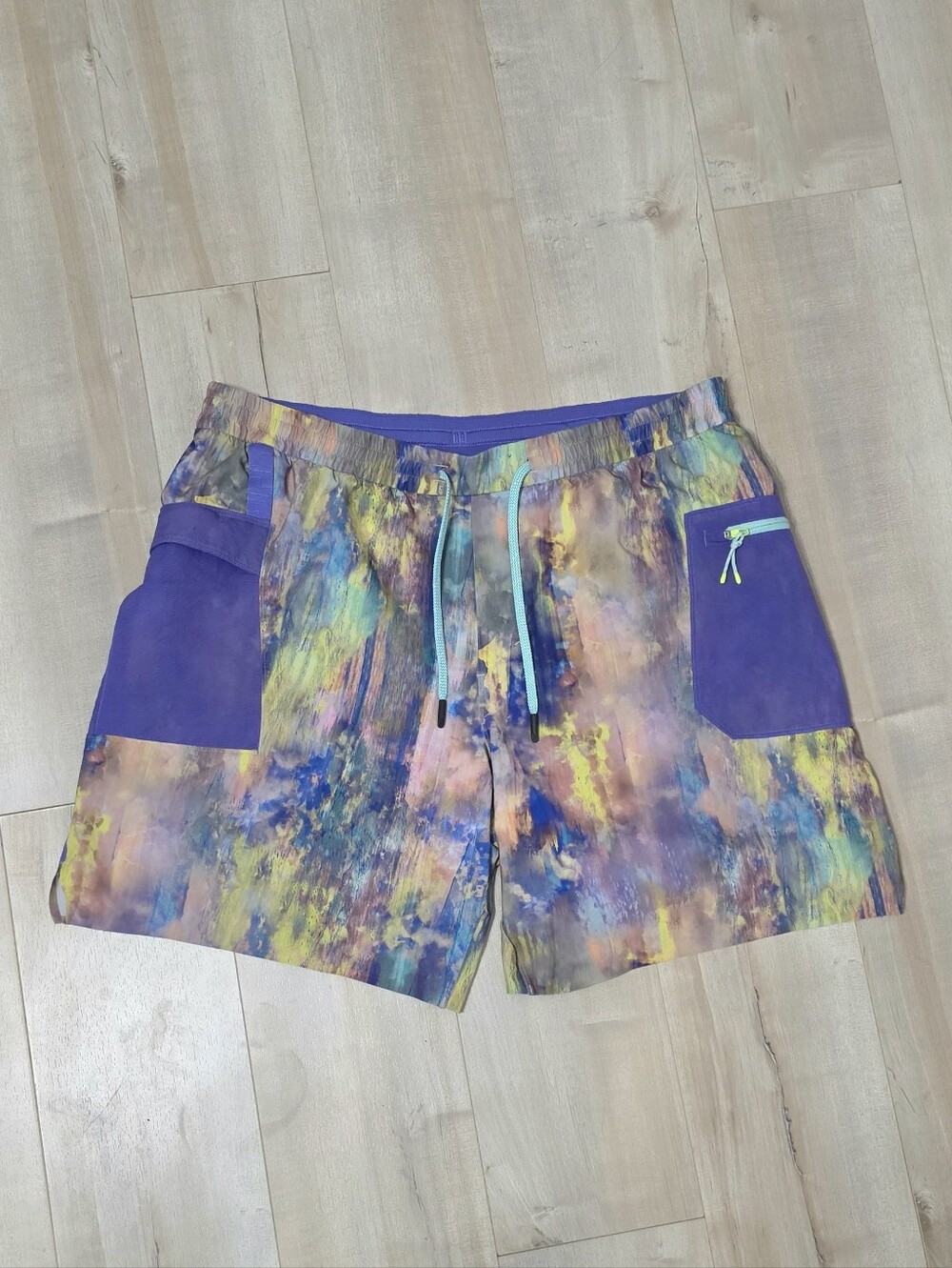Lululemon Water-Repellent Hiking Short 8" Mens